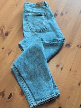 American Eagle Outfitters Light Blue Stretch Denim Jeans